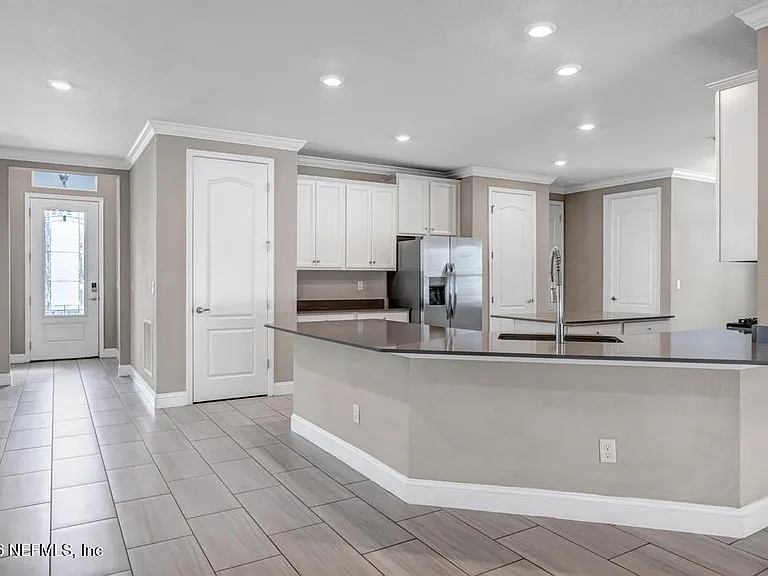 275 Renwick Pkwy — Photo 6