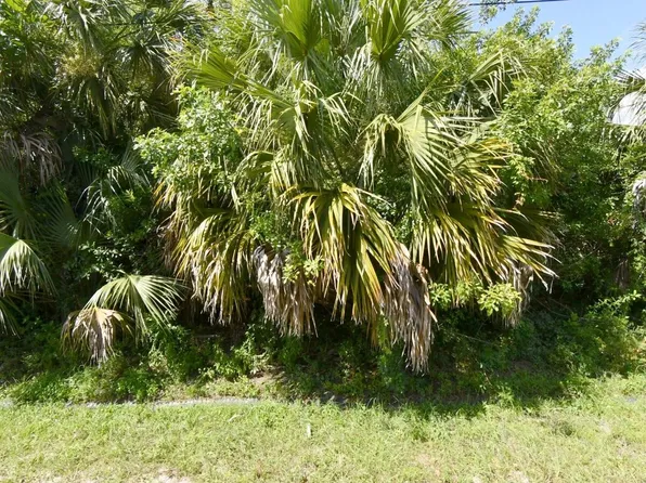 542 SW College Park Road, Port St Lucie, FL 34953