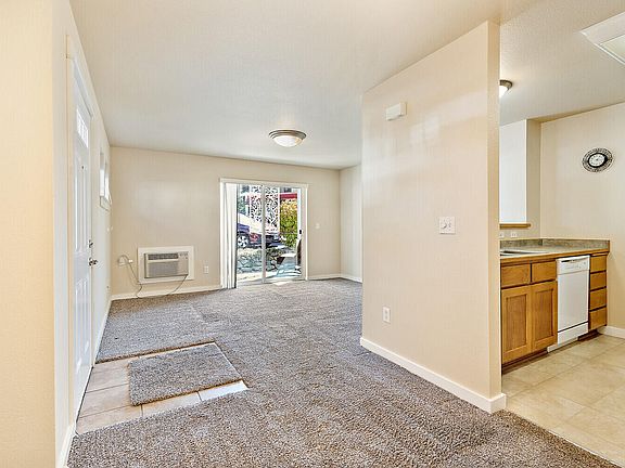 4th image of 2253 McCall Dr