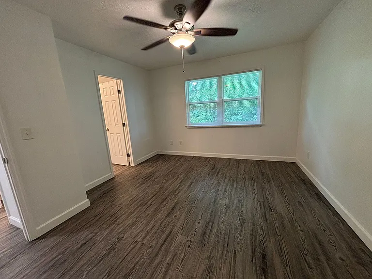 1629 N James Ave — Photo 11