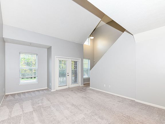 3rd image of 6617 Reserve Dr #0