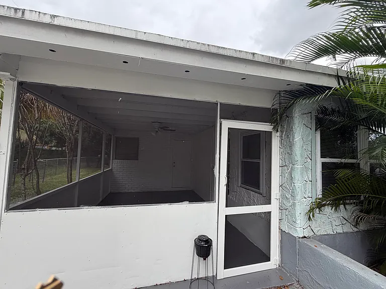 5601 Pierce St — Photo 16