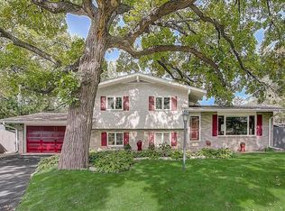 2231 Carlyle Ct, White Bear Lake, MN 55110