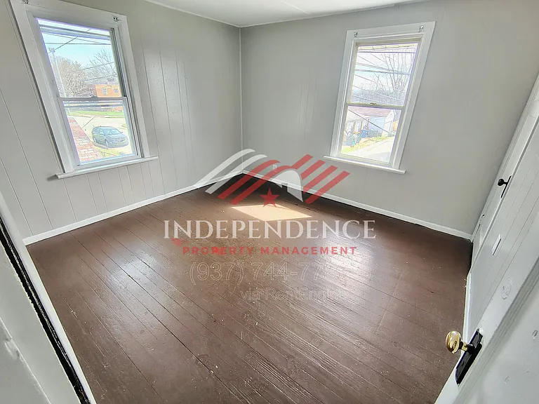 515 Mertland Ave — Photo 10
