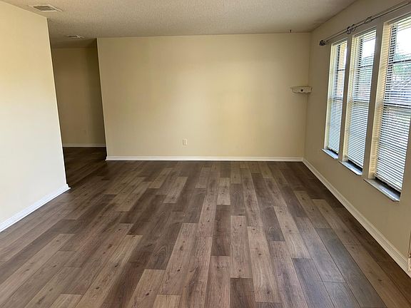 3rd image of 7332 Burnway Dr