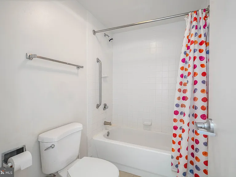 1100 Vine St #415 — Photo 9