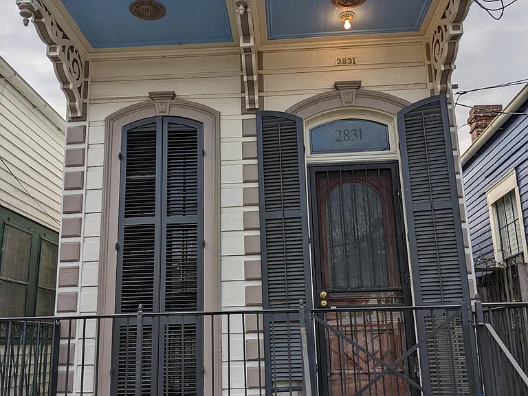 2831 Saint Thomas St — Photo 2