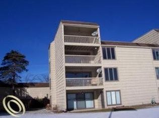 116 E Walled Lake Dr APT 3, Walled Lake, MI 48390