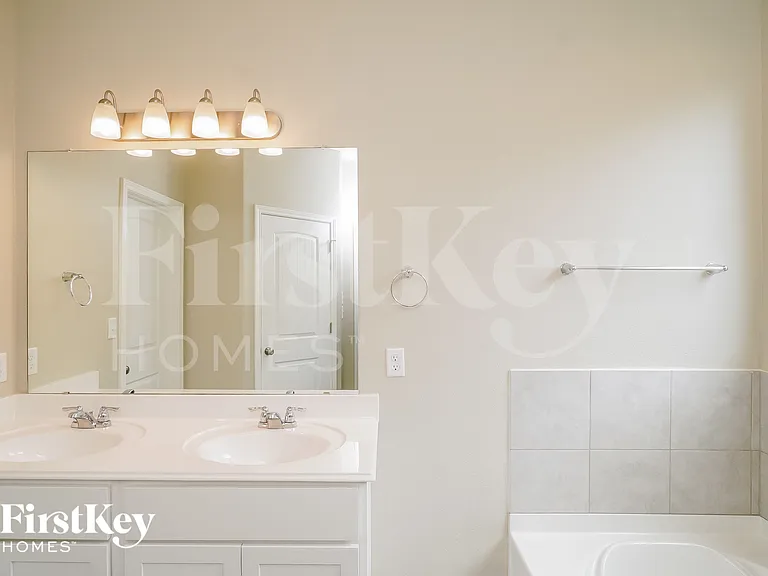 7531 Harvest Bay — Photo 10