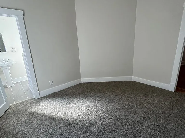 410 — Photo 9