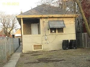3rd image of 946 N Homan Ave