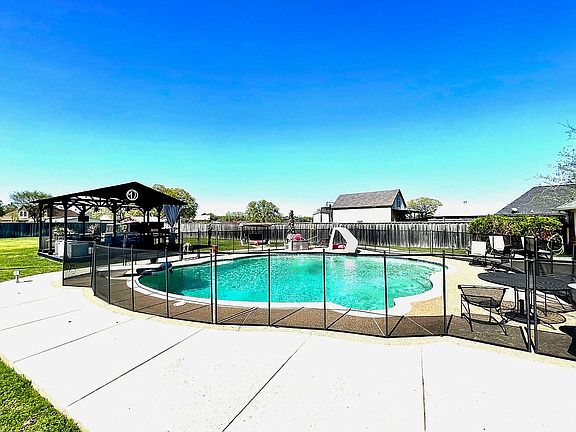 5th image of 1089 Oak Hollow Ln