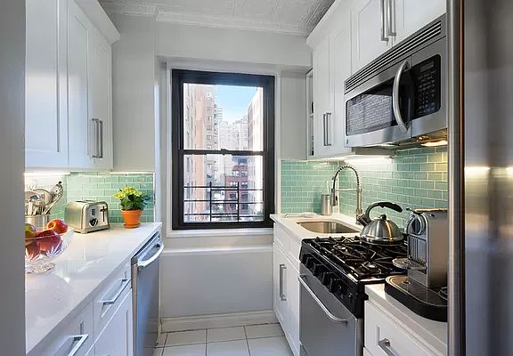 4th image of 178 E 80th St APT 6A