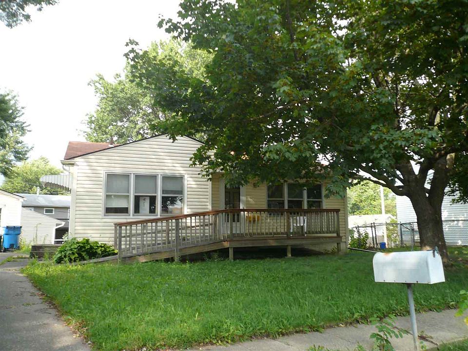 1st image of 313 19th Avenue Ct W