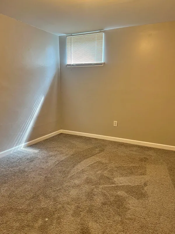 2 bed, $1,100 — Photo 3