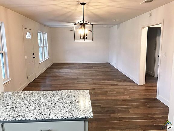 5th image of 210 Dogwood Ln