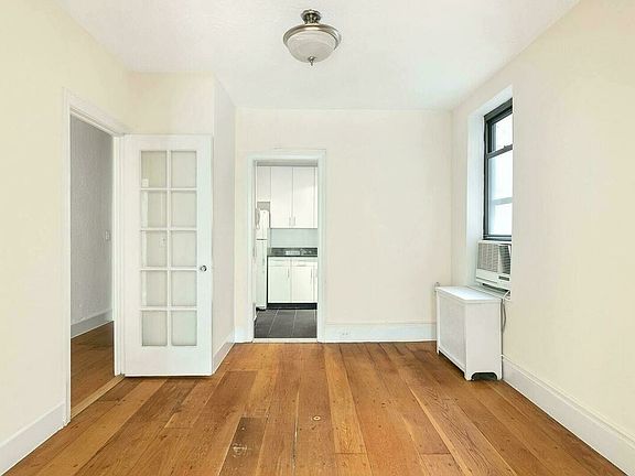 4th image of 251 W 71st St APT 3B
