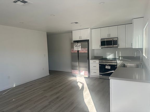 3rd image of 10936 Olinda St