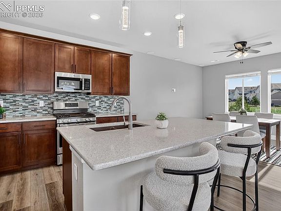 5th image of 1891 Peak Prairie Ln