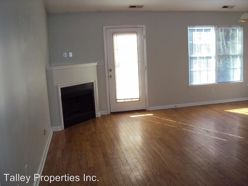 2nd image of 2226 Olde Chantilly Ct