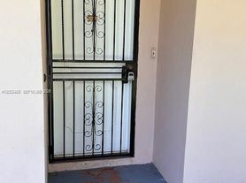 5835 W 20th Ave, Hialeah, FL