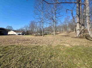 Aralyns Ln, Shinnston, WV 26431