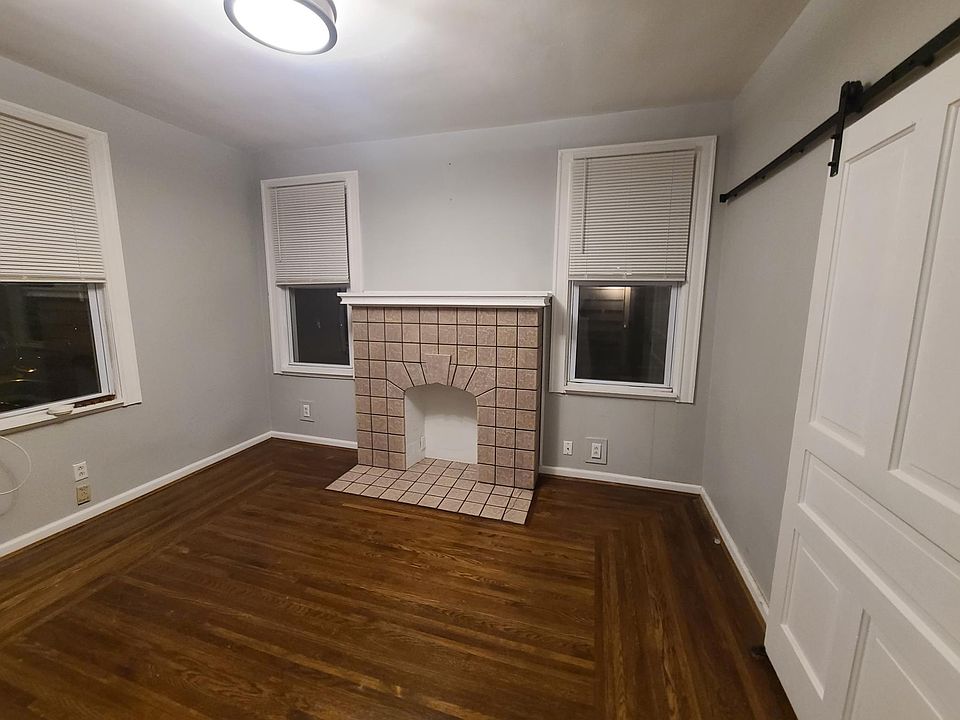 1st image of 4209 34th Ave #1