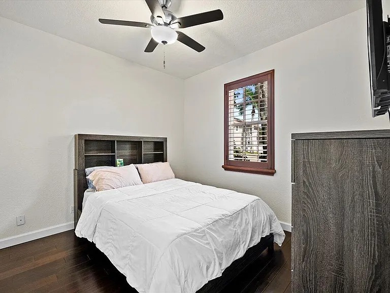 8203 Calterra Dr — Photo 22