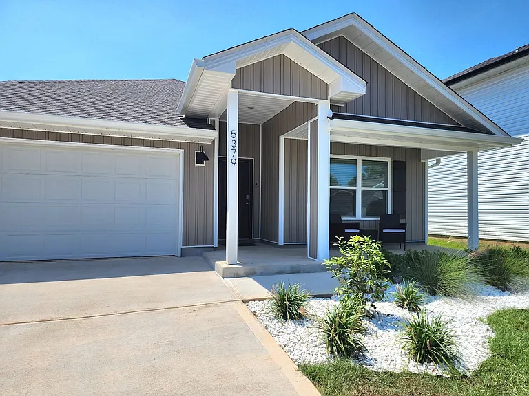5379 Peach Dr — Photo 3