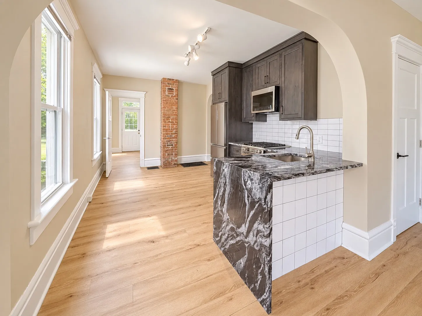 3 bed, 1040 sqft, $2,700 — Photo 1