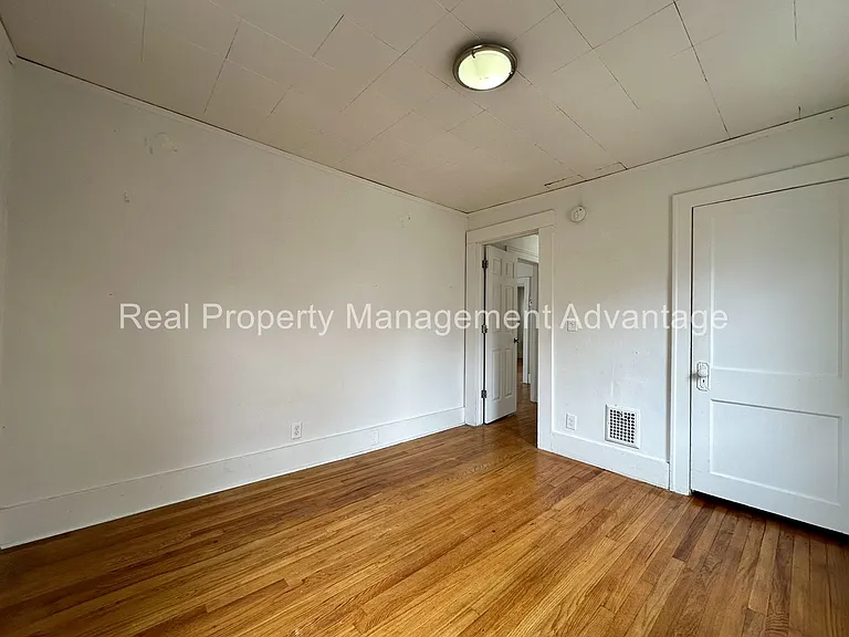 316 Spencer — Photo 25