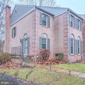 10321 Hampshire Green Ave, Fairfax, VA, 22032