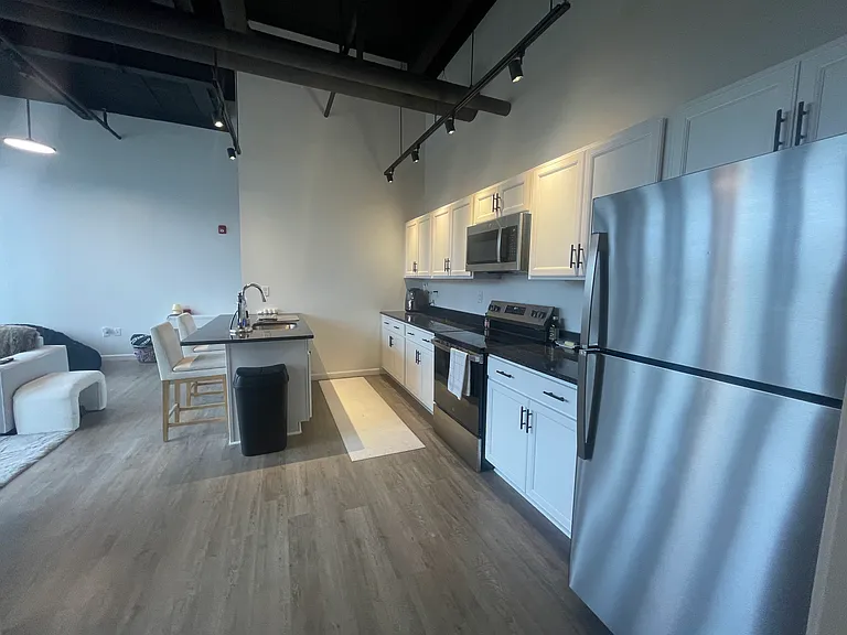 50 Prince Apartments — Photo 14