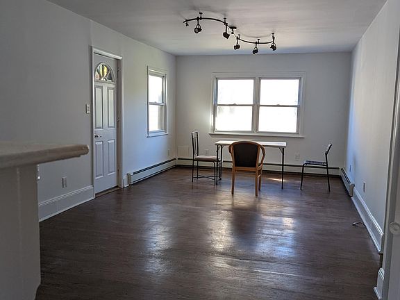 4th image of 25 Parkview Ave #1A