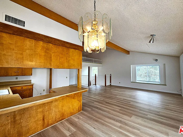 2251 Maurice Ave — Photo 2
