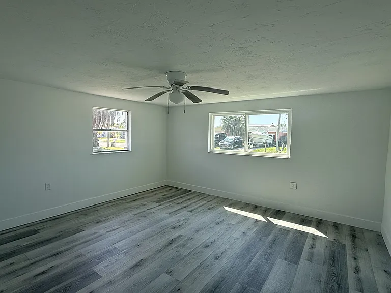 13428 Neptune Dr — Photo 25