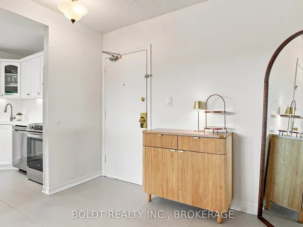 264 Oakdale Ave #307, Saint Catharines, ON L2P 2K4