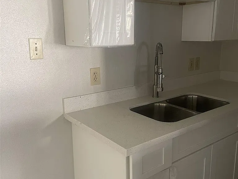 7402 Alabonson Rd — Photo 6