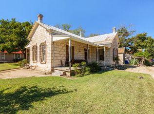 410 S Milam St, Fredericksburg, TX 78624
