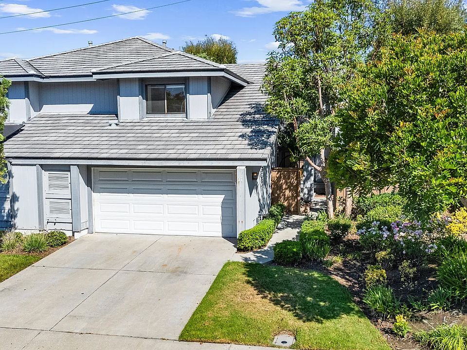 1st image of 13 Heather Hill Ln