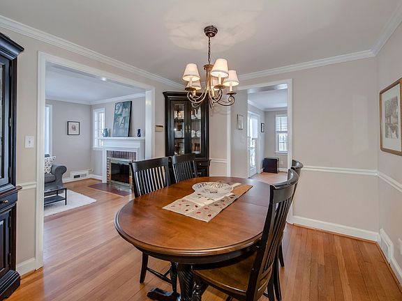 3rd image of 4524 S Chelsea Ln
