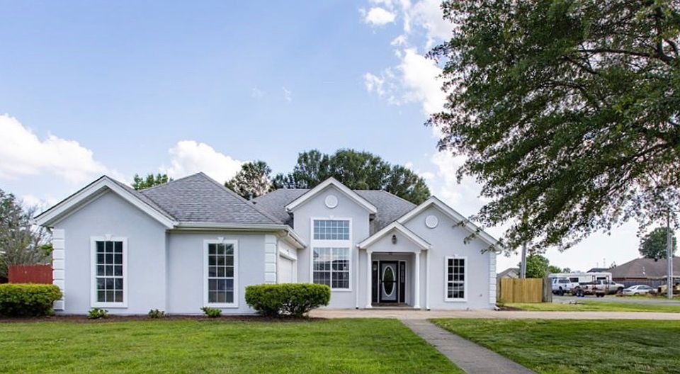 1st image of 350 Southwind Dr