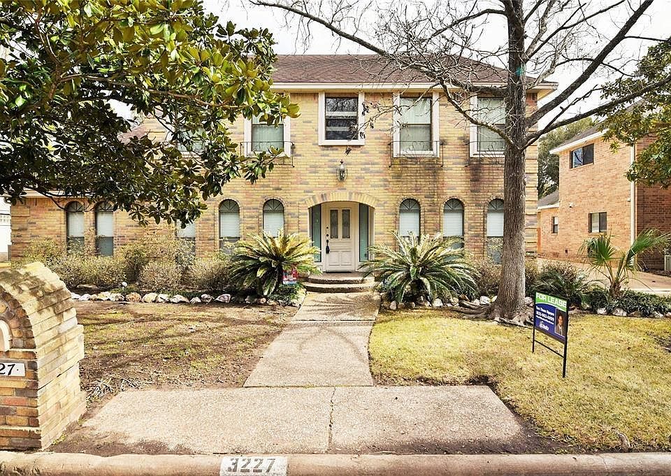 1st image of 3227 Ashfield Dr