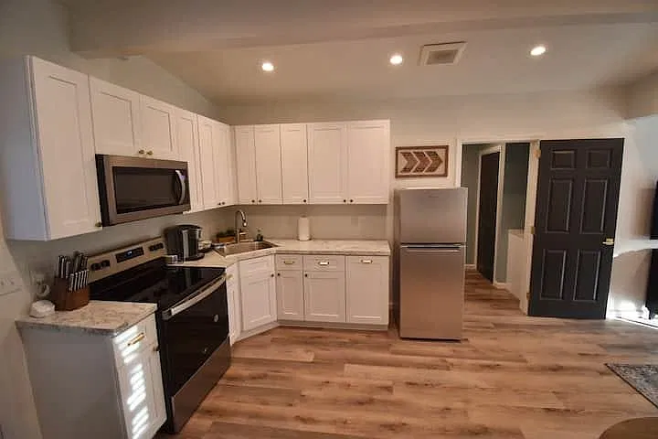 1 bed, 447 sqft, $1,400 — Photo 3
