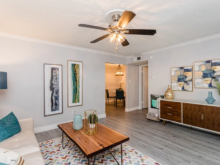 Red Pines Apartments — Photo 14