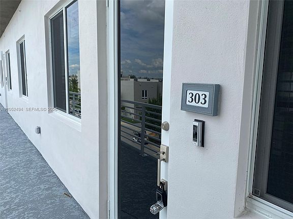 4th image of 6455 NW 103rd Pl #303