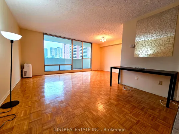 5 Massey Sq #407, Toronto, ON M4C 5L6