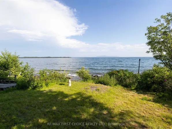1185 Sunrise Beach Dr, Shuniah, ON P7A 0Z5