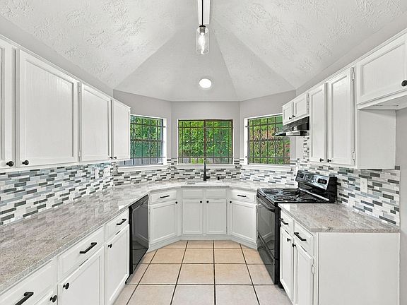 3rd image of 23343 Balthasar St
