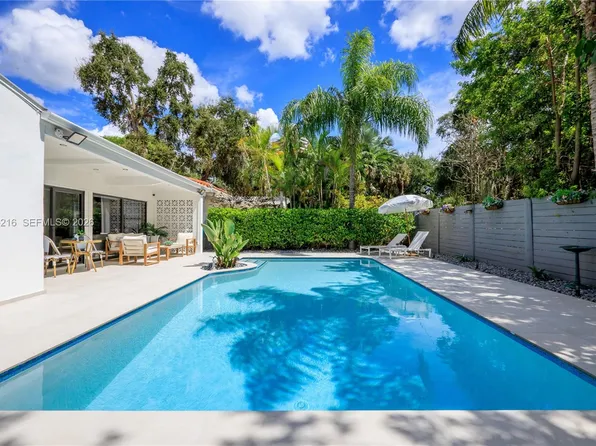 696 NE 67th St, Miami, FL 33138